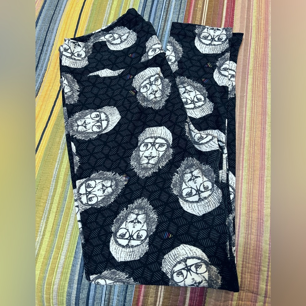 LuLaRoe vintage rare hard to find Hipster Lion leggings